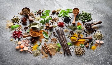 Grafit arka planda bitkiler ve baharatlar