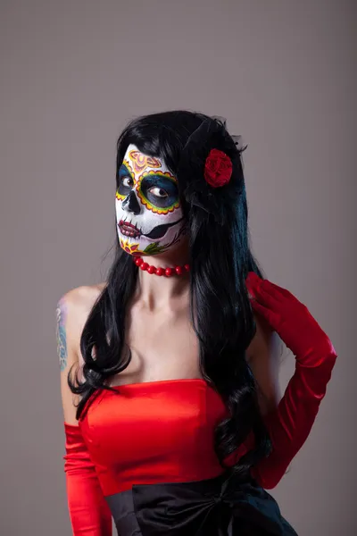 Mujer con maquillaje de cráneo de azúcar — Foto de Stock