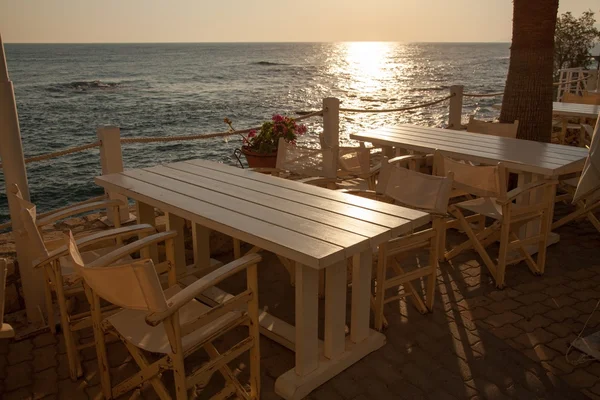 Bonito terraço de café, vista mar — Fotografia de Stock