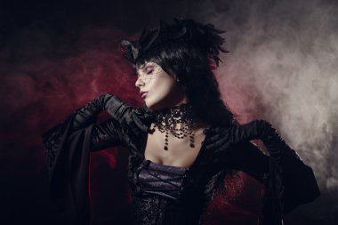 Victoria tarzı giysiler içinde romantik Gotik kız