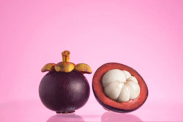 Tropical mangosteen fruits — Stock Photo, Image