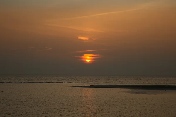 Tropical sunset over the sea — Stock Photo, Image