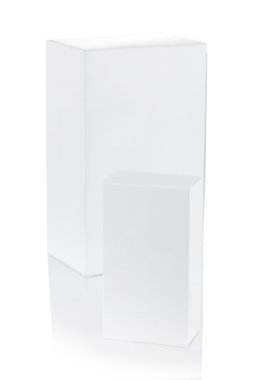 iki beyaz kağıt kutular