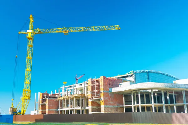 Crane in construction of building — Stock Photo, Image