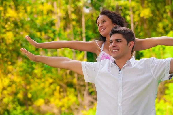 Una pareja jugando —  Fotos de Stock