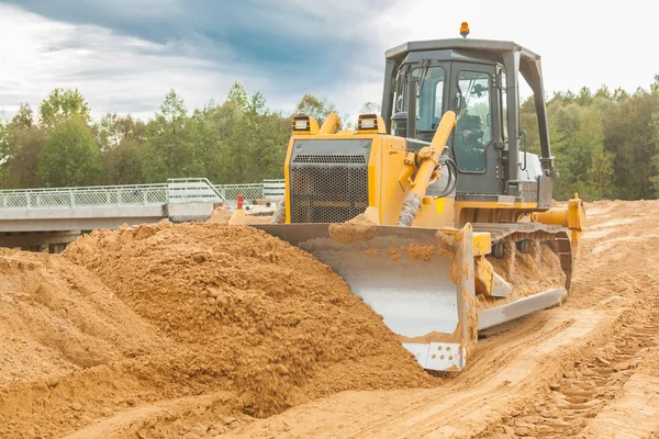 Bulldozer areia em movimento — Fotografia de Stock