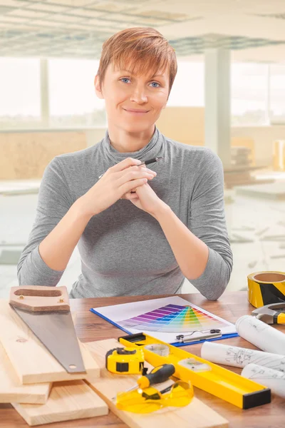 Bauarbeiter mit Werkzeug — Stockfoto