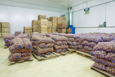 depolama ev patates çanta ve kasaları