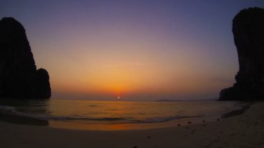 1920 x 1080 video - tropik sahilde günbatımı zaman atlamalı