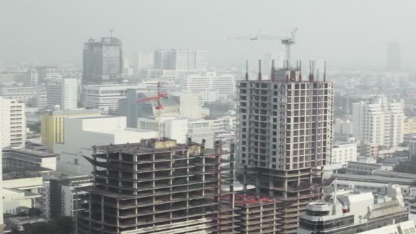 Panorama i den stora staden - skyskrapor och vägar — Stockvideo