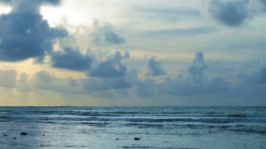 Deniz kıyısında akşam panorama