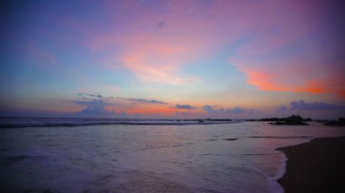 video 1920 x 1080 - gün batımında kumsal tropikal akşam