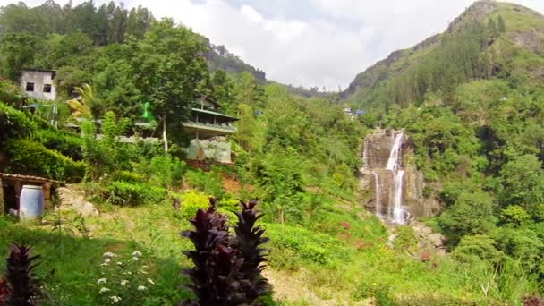 Wideo 1920 x 1080 - duży wodospad w górach. Sri lanka, nuwara eliya, ramboda — Wideo stockowe