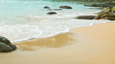 1920 x 1080 video - plaj insanlar olmadan. Tayland phuket.