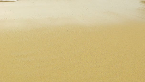 视频 1920 x 1080-水或泡沫在干净的沙子 — 图库视频影像