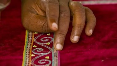 video 1080p - Goblen eski atölyede imalatı. Myanmar, mandalay