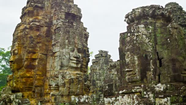 Video 1920x1080 - Ruins of the ancient temple complex of Bayon. Angkor Thom, Cambodia — Stock Video
