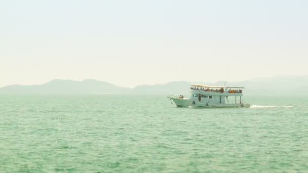 Video 1920x1080 - Barco de recreo en el mar — Vídeo de stock