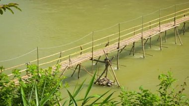 video 1920 x 1080 - bambu yaya köprüsü. Laos, luang prabang