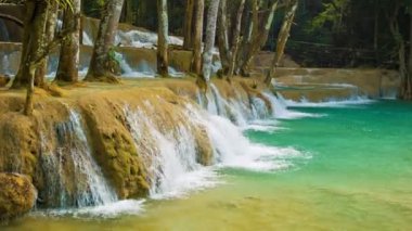 video 1080p - kouang si şelale, laos, luang prabang. Zoom ile görüntüleme.