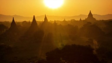 video 1080p - bagan gün batımı. En iyi manzara mimari kompleks. Myanmar