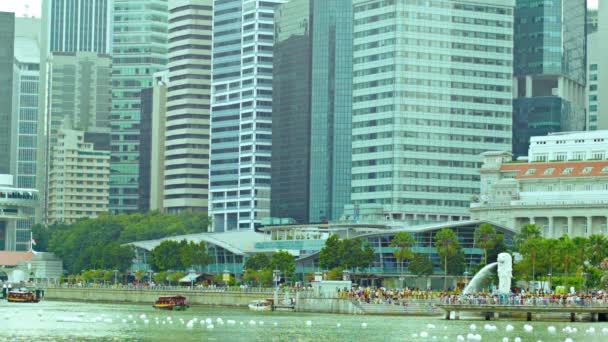 Видео 1080p - у подножия небоскребов в центре Сингапура — стоковое видео