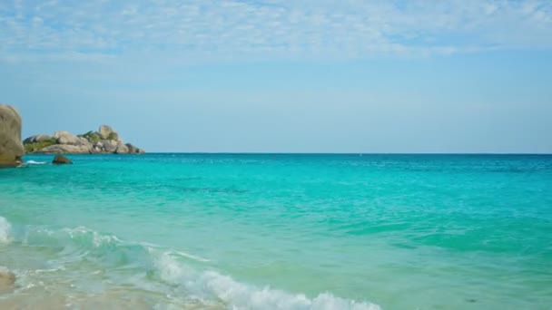 Video 1080p - panorama över havet kusten med fartyg. Thailand, similan — Stockvideo