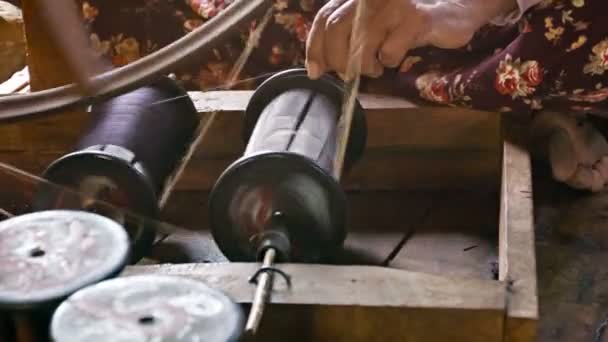 古いマシン上の糸の生産のための映像の 1920 x 1080 - 作品 — ストック動画