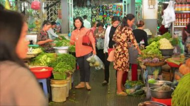 Phnom penh, Kamboçya - 29 Aralık 2013: nerede satılır sebze pazarı
