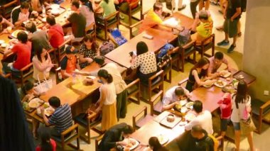 Singapur - yaklaşık Aralık 2013: yemek odası marina Bay karmaşık kumları