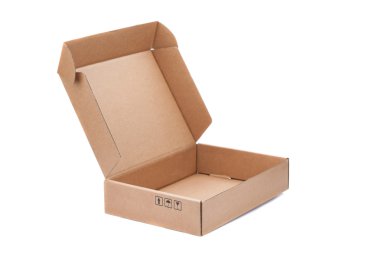 Beyaz arkaplanda izole edilmiş karton kutuyu aç