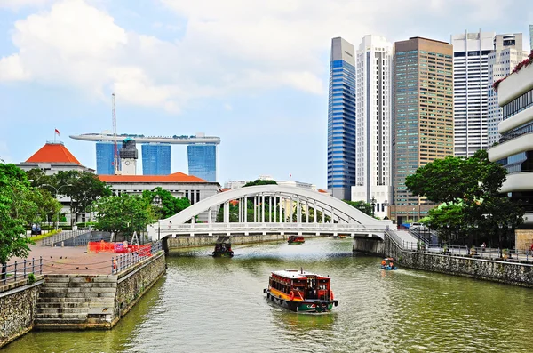 Singapore embankment — Stock Photo, Image