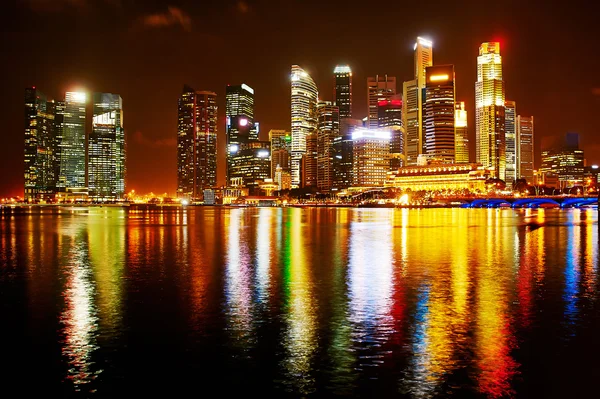 Neonljus i singapore — Stockfoto