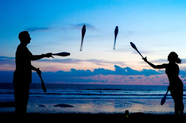 Žonglování na pláži — Stock fotografie