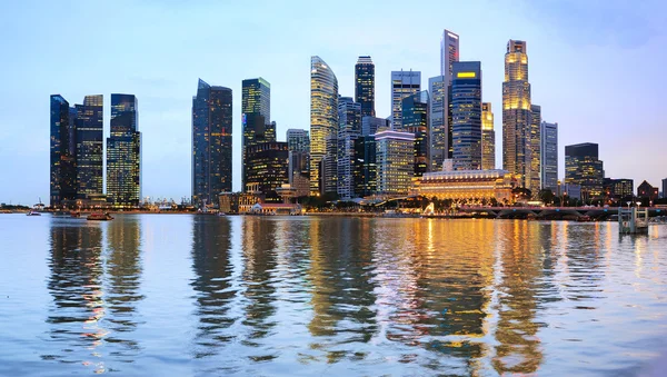 Singapore i skymningen — Stockfoto