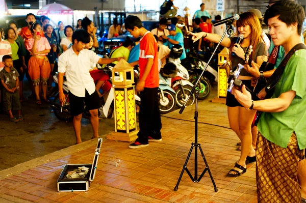 Músicos callejeros tailandeses — Foto de Stock