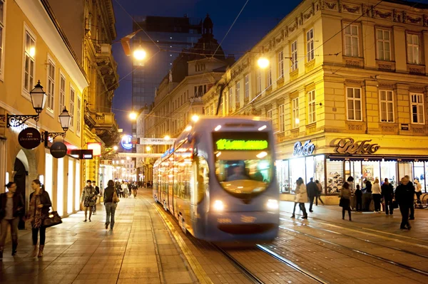 Vieille ville de Zagreb la nuit — Photo