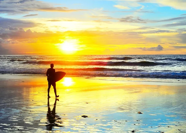 Surfing på bali — Stockfoto