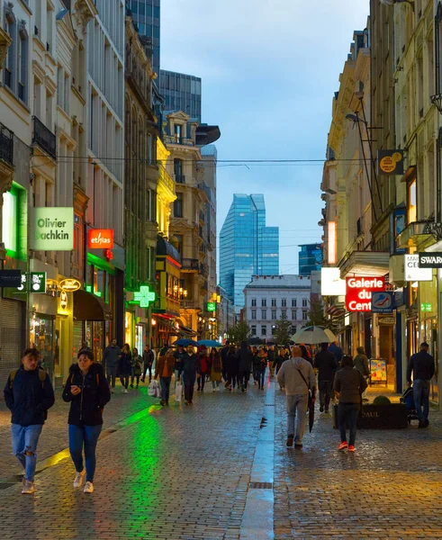 Bruxelles Belgique Octobre 2019 Foule Passe Devant Rue Commerçante Vieille — Photo