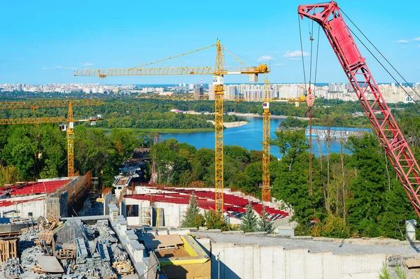 Staveniště Řeky Dnipro Výhled Levý Břeh Řeky Zelený Park Kyjev — Stock fotografie