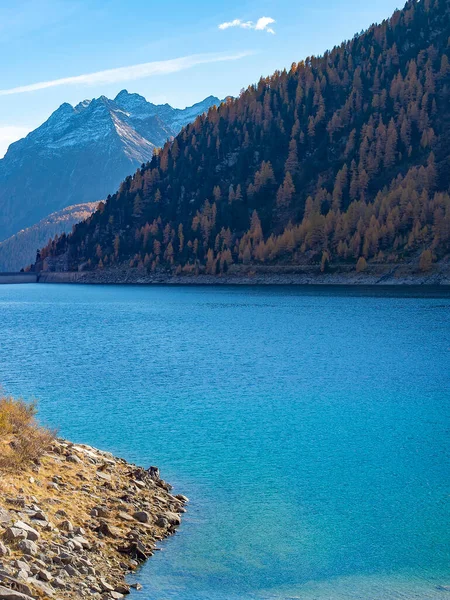 Blå Flod Och Berg Utsikt Solig Höstdag Alperna Italien — Stockfoto