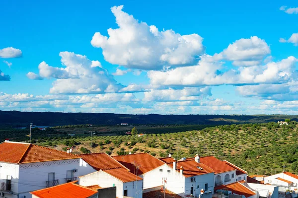 Natuurlandschap Met Uitzicht Dorp Olijfgaarden Bergen Wolken Spanje — Stockfoto