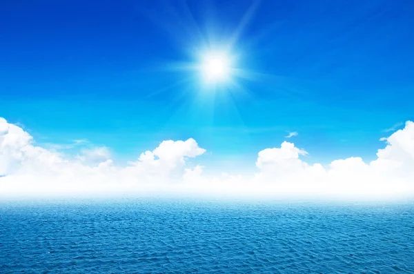 Океан і досконале небо — стокове фото