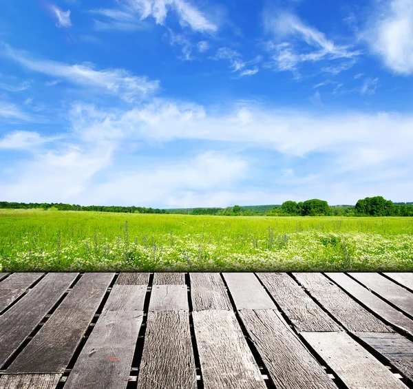 Cielo azul y fondo de madera —  Fotos de Stock