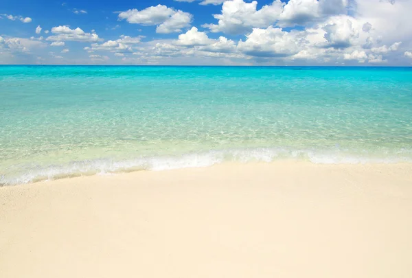 Playa y mar tropical — Foto de Stock