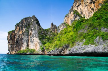 kayalar ve deniz