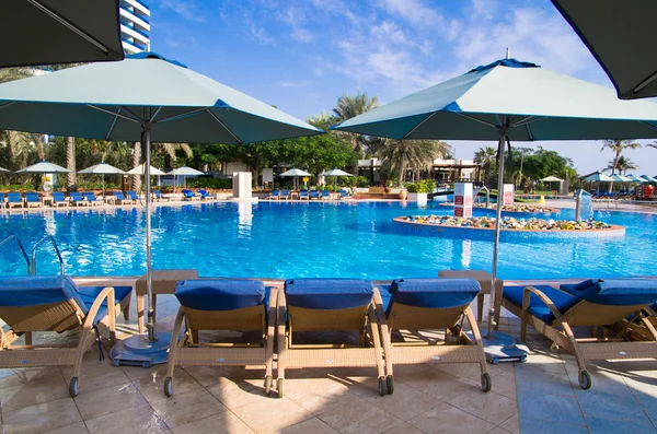 Piscina en el hotel — Foto de Stock