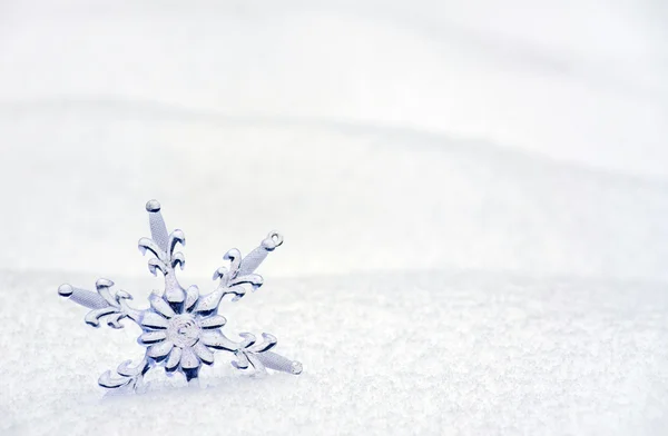 Flocons de neige dans la neige — Photo