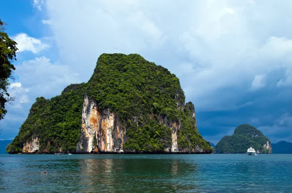 Pedras e mar — Fotografia de Stock