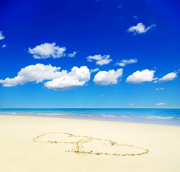 Hearts drawn in the sand — Stock Photo, Image